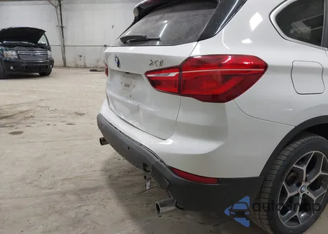 2017 BMW X1 xDrive28I z USA, uszkodzony, nr VIN WBXHT3C39H5F83030